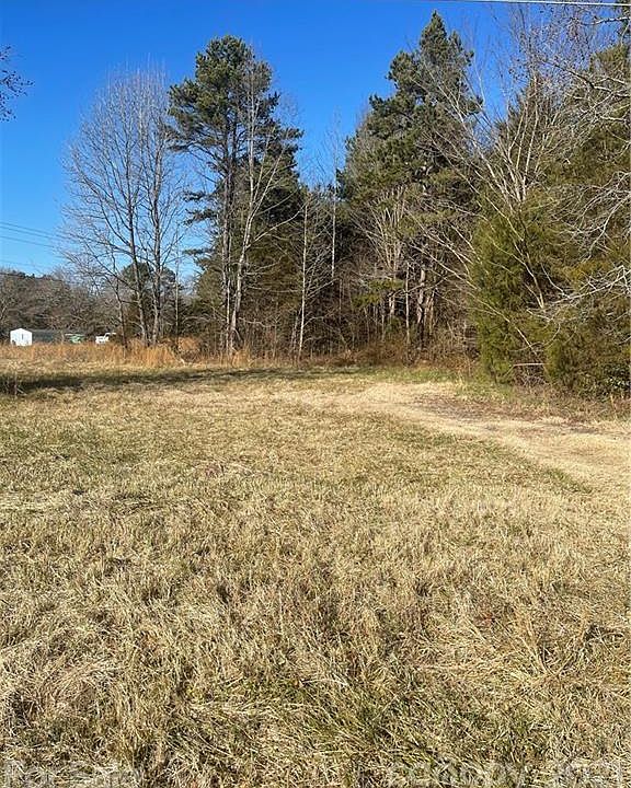 2nd image of 1 Oakridge Farm Hwy