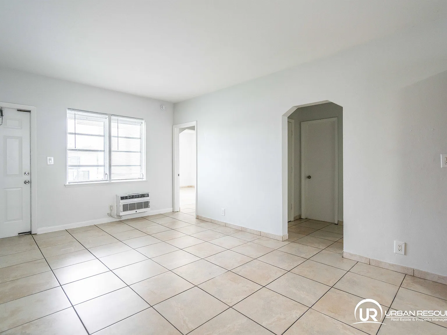 1208 - 08 — Photo 2