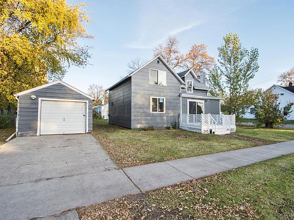 2nd image of 301 8th Ave N