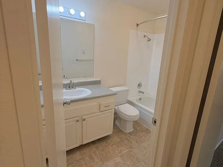 #130 HYDE PARK TERRACE — Photo 6
