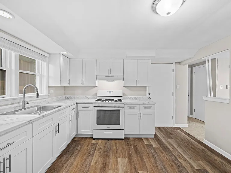 734 Bellwood Ave #GE — Photo 2