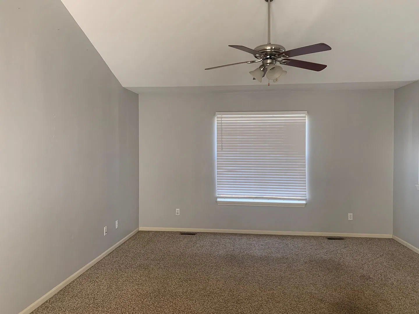6245-SF-E1 — Photo 2