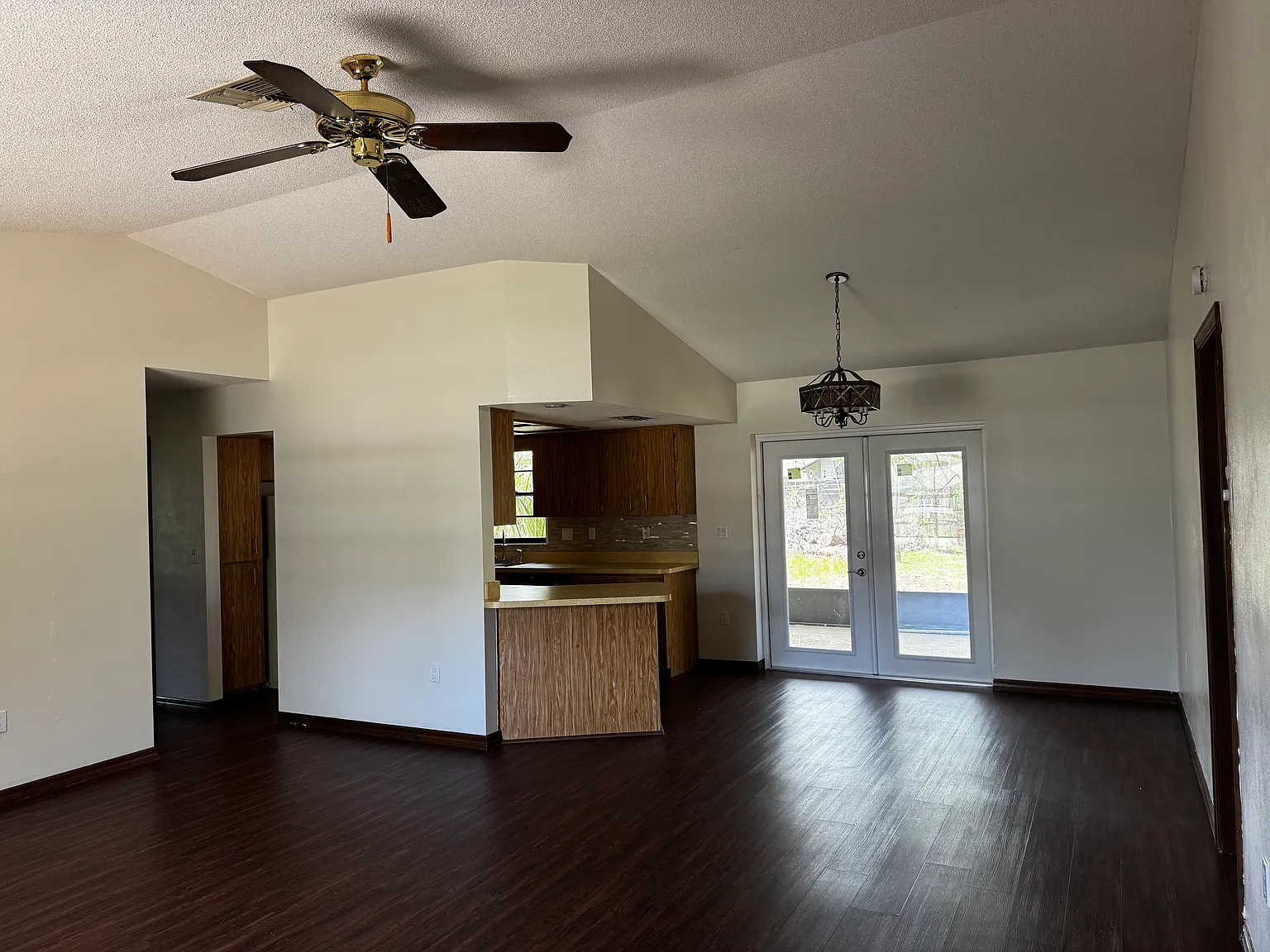 2 bed, 1228 sqft, $1,700 — Photo 4