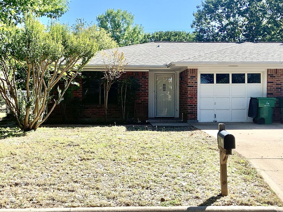 1st image of 208 Rosebud Dr