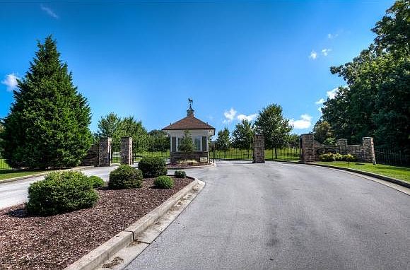 1st image of 109 Creek Side Ct