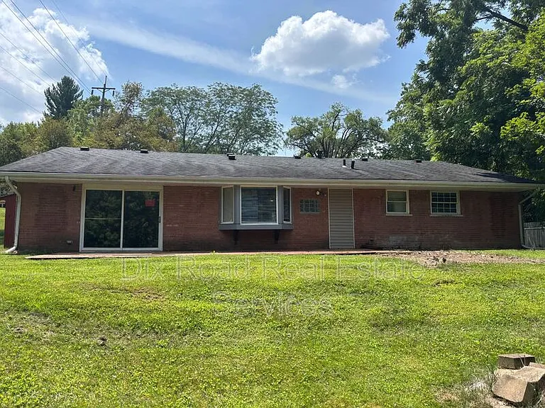 440 McCreary Ct — Photo 4