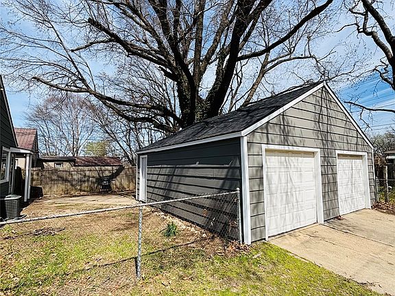 4th image of 1302 Walnut St