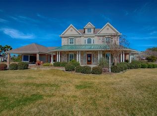 9011 Water Point Dr, Beach City, TX 77523