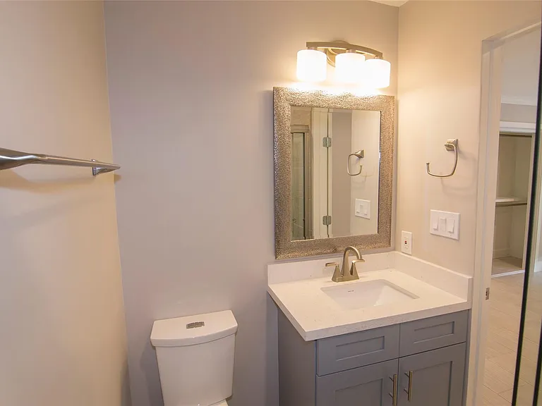 2201 Fountain View Dr #44 — Photo 11