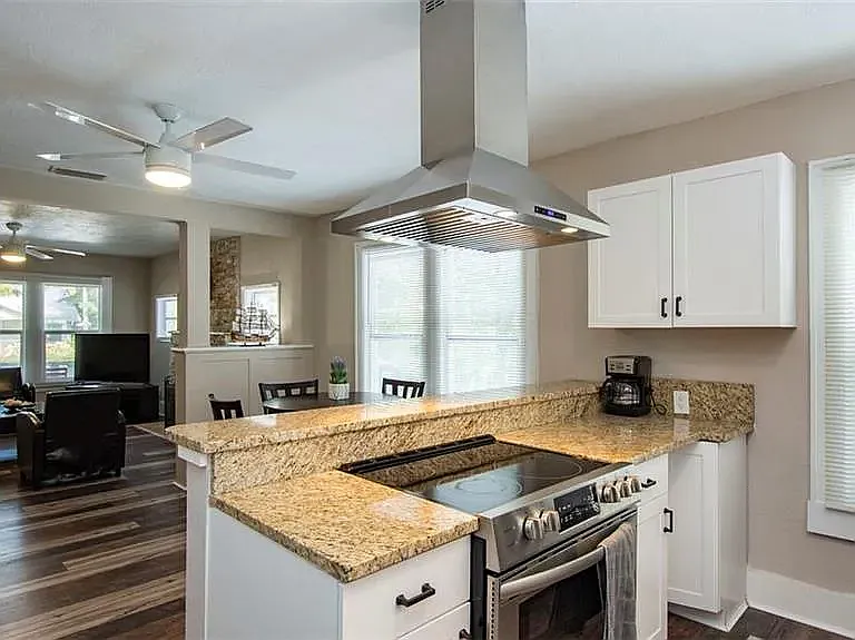 1003 Jasmine Way — Photo 2