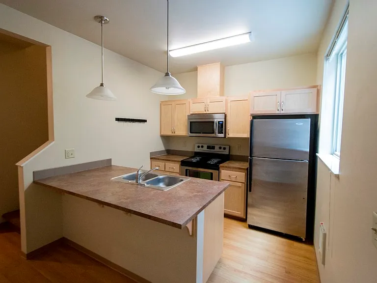 648 E 17th Ave #4 — Photo 3