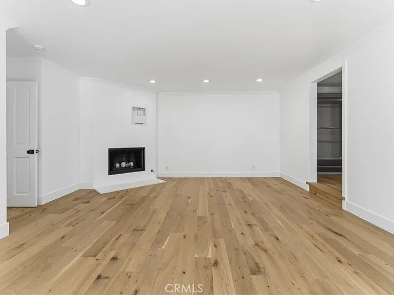 515 Kings Pl — Photo 31