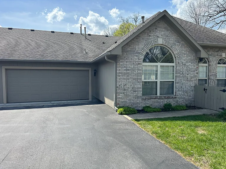 7686 Briarstone Ln — Photo 2