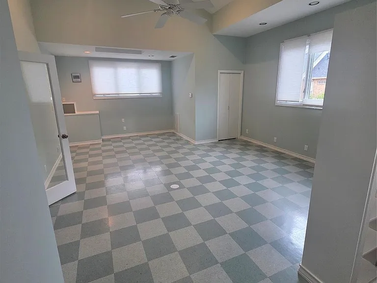 4531 Palmetto St — Photo 15