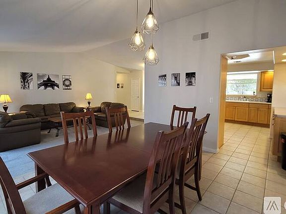 3rd image of 1254 Los Meadows Dr
