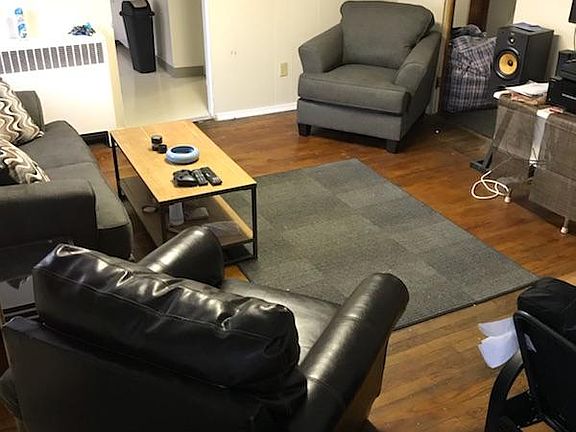 4th image of 138 Hawley St #2