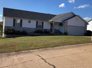 1367 Oakridge Estates Dr, Saint Clair, MO 63077