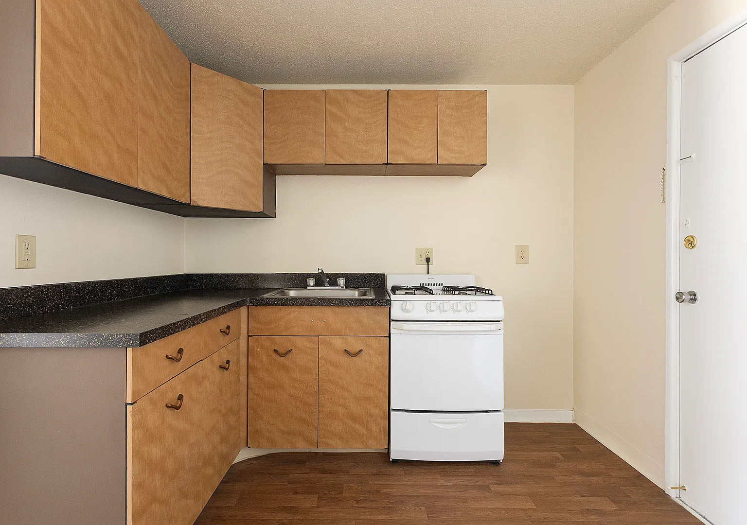 Ashton Court Apartments — Photo 3