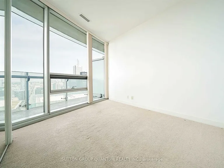 12 York St #5207 — Photo 10