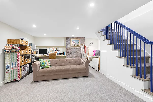 Sold by Compass | media 11