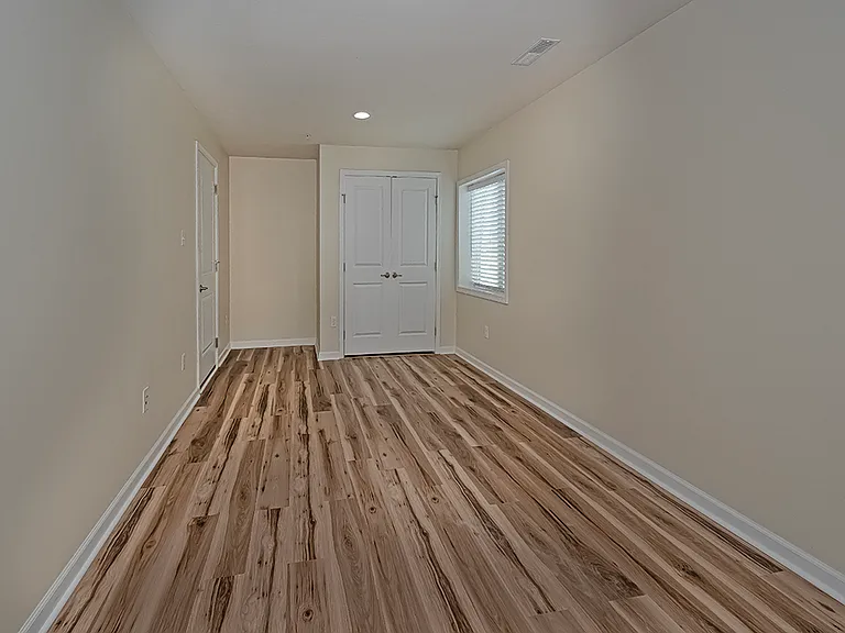 627 Edison Dr — Photo 29