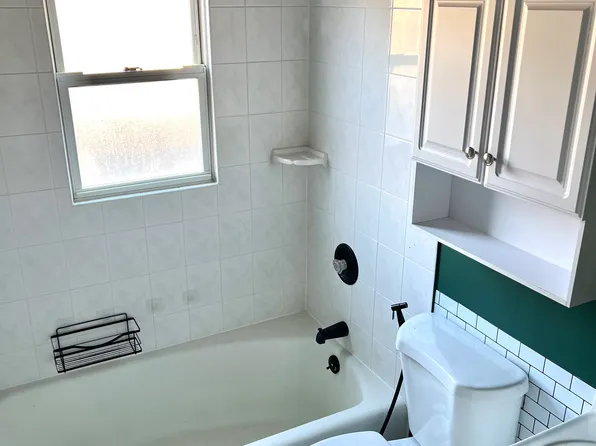 118 Edmund St Floor 2, Lynbrook, NY 11563