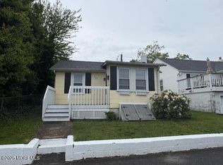 526 W End Ave, Avon By The Sea, NJ 07717