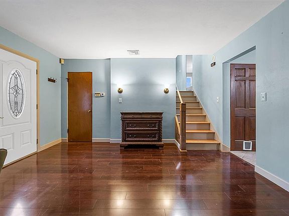 3rd image of 705 Wilson Ave
