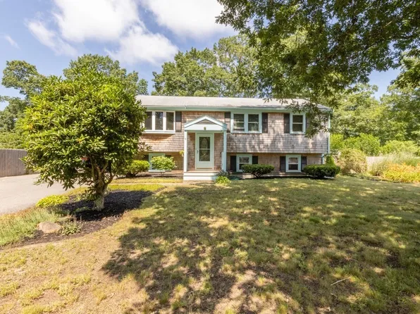 10 Cornish St, Carver, MA 02330