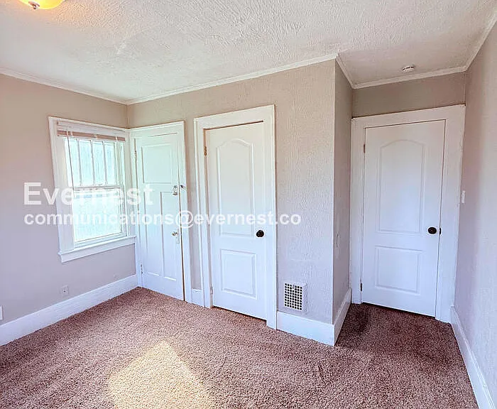 2047 Seward Ave — Photo 18
