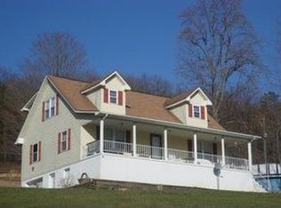 112 Piney Grove Dr, Narrows, VA 24124