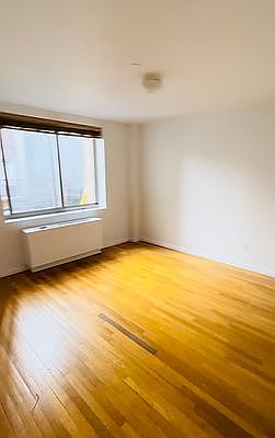 4th image of 698 10th Ave #2D
