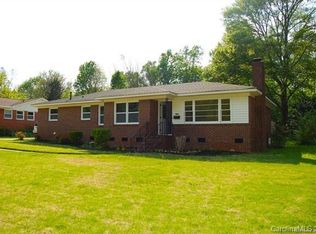 3127 Dunaire Dr, Charlotte, NC 28205