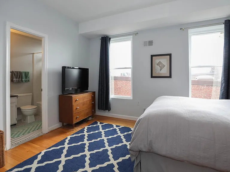 1822 Vernon St NW #302 — Photo 13