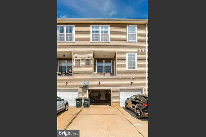 3146 W Master St — Photo 2