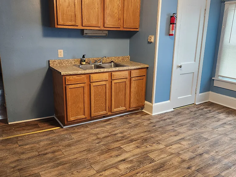 229 Porter Ave — Photo 3