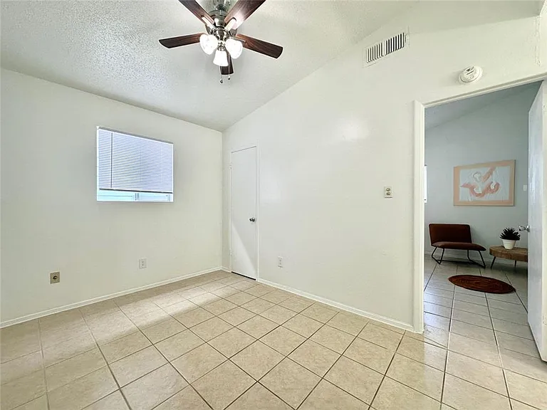 2410 Longview St — Photo 19