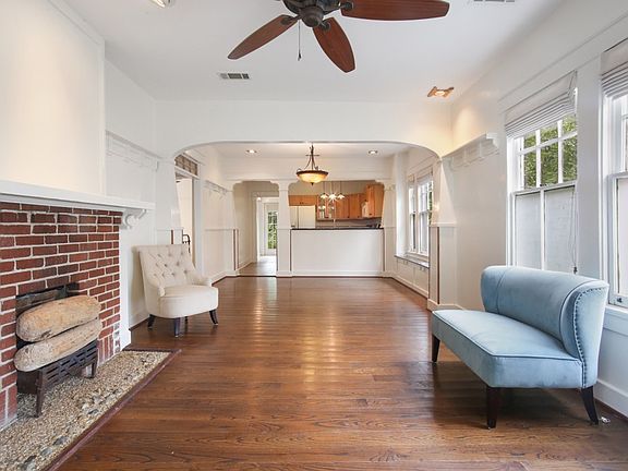 3rd image of 2825 Cambronne St