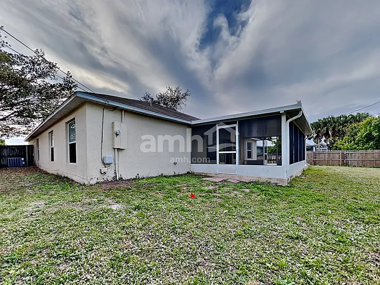 2538 SW Dawn St — Photo 23