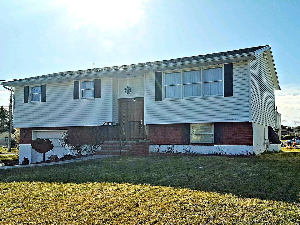 1st image of 727 Beechwood Dr