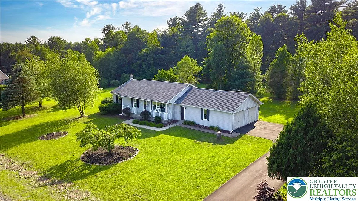 2241 Reo Dr photo 1