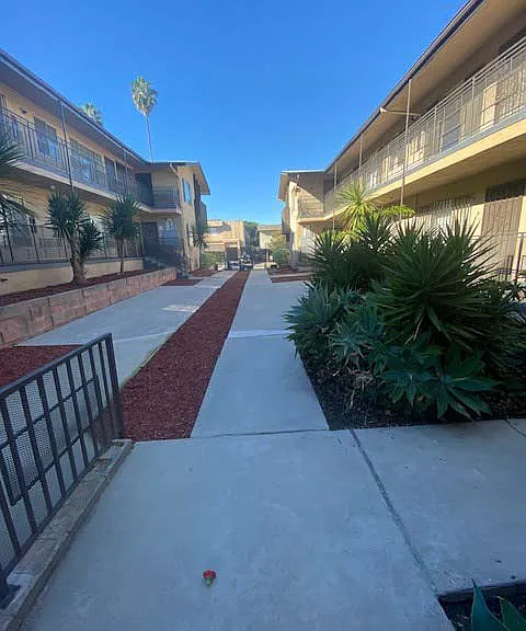 4008 Stevely Ave. — Photo 3