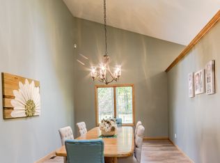 1800 S Falcon Ridge Ct, Midland, MI 48640