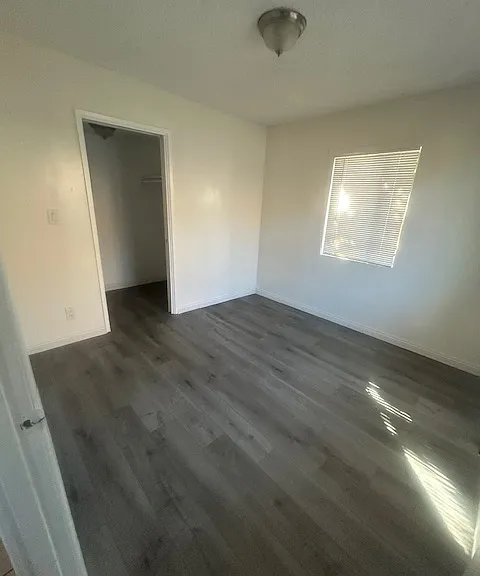 363 W Sepulveda St — Photo 2