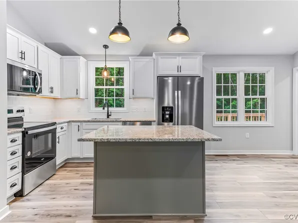 61 Oakland Pl, Louisa, VA 23093