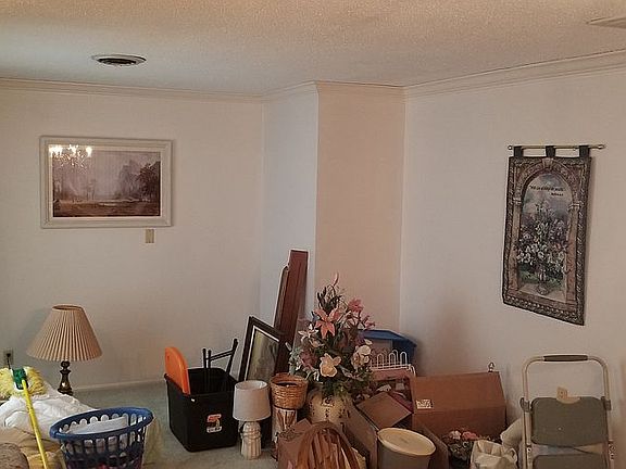 DR - Table Hutch not incl