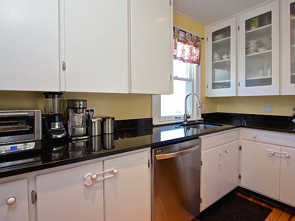 Charming butler's pantry.