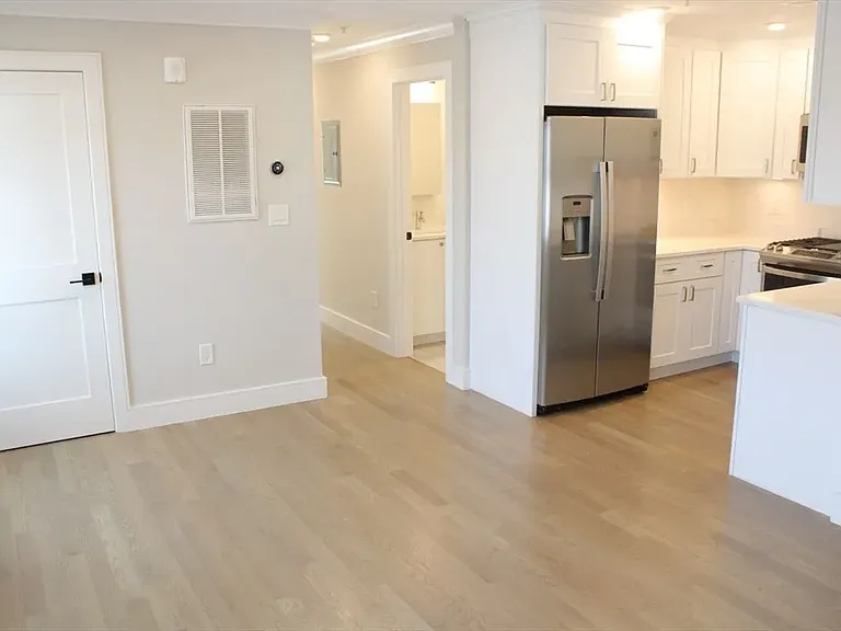 303 Maverick St #PENTHOUSE — Photo 5