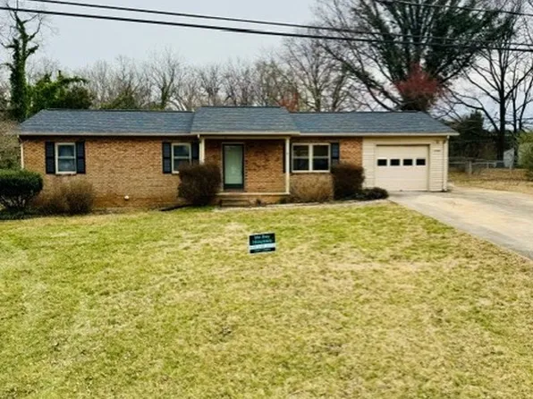 1502 2nd St NE, Conover, NC 28613