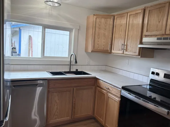 402 N Hodges Rd, Greenacres, WA 99016